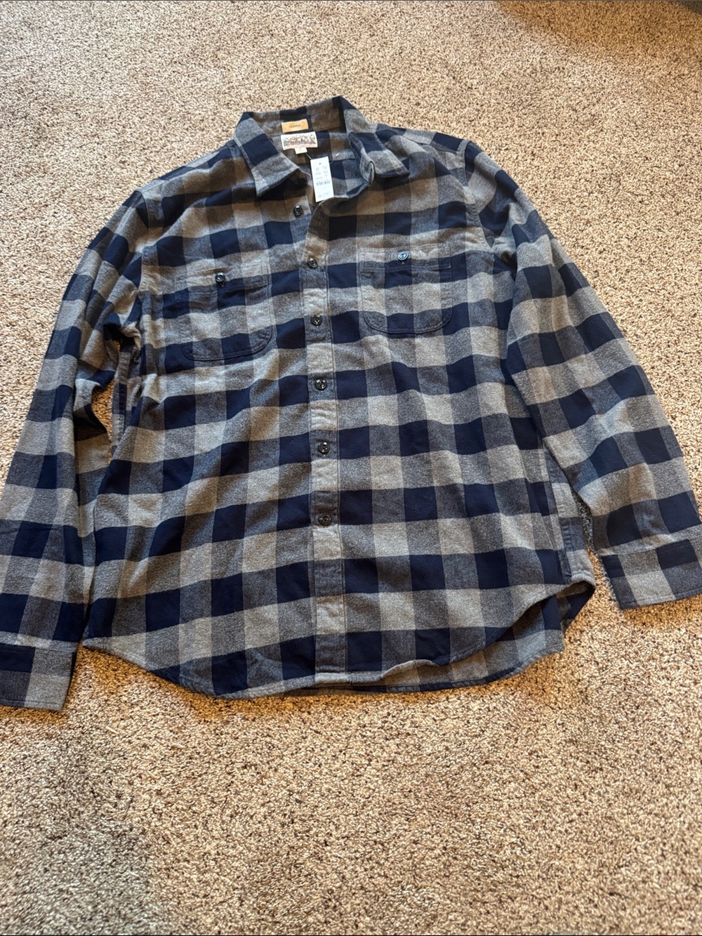 J. Crew Men’s Navy and Gray Plaid Mid-Weight Flannel size L (NWT)
